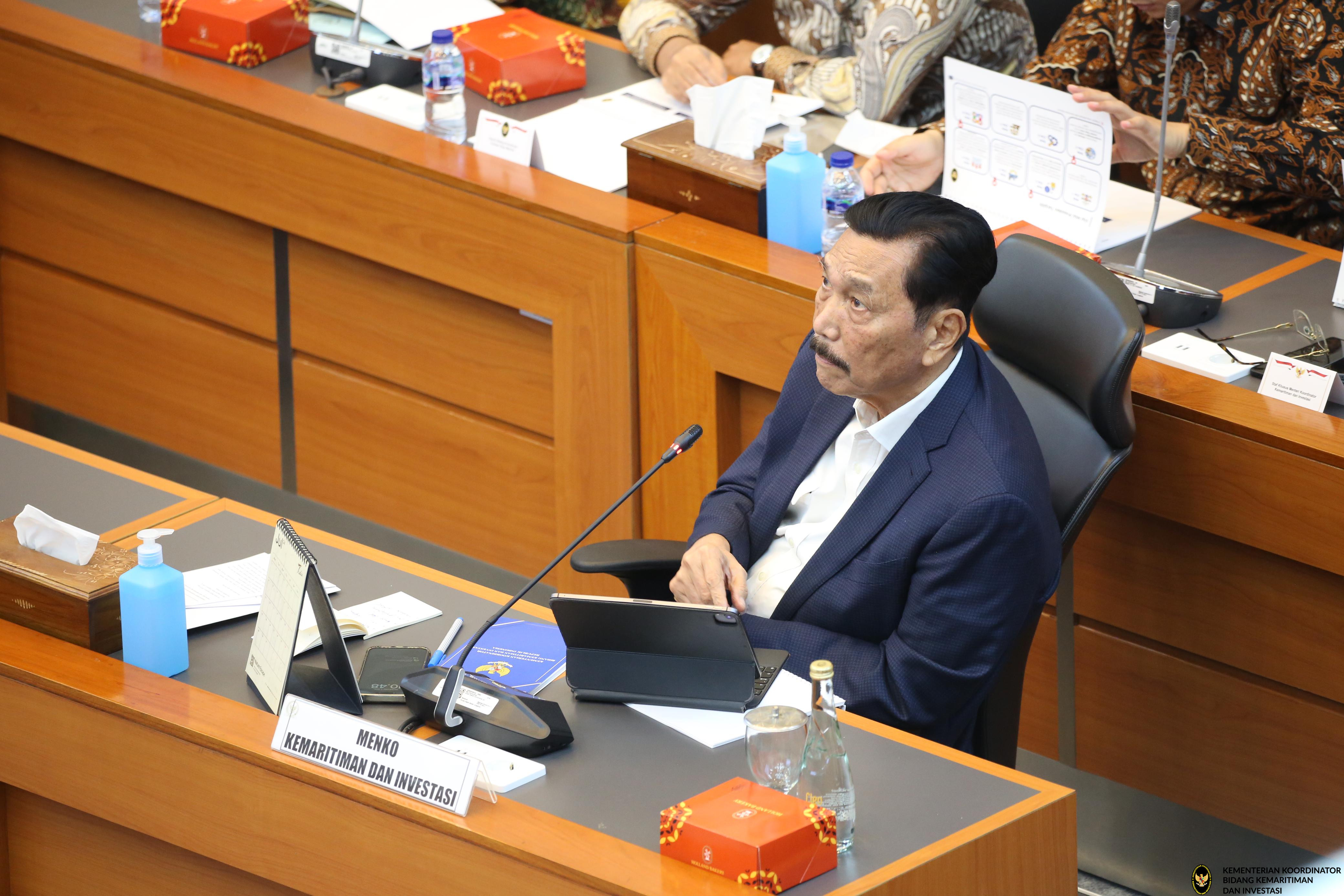 Hadiri Raker Banggar, Menko Luhut: Dinamika Ekonomi Cepat Berubah, Kita Harus Tetap Waspada