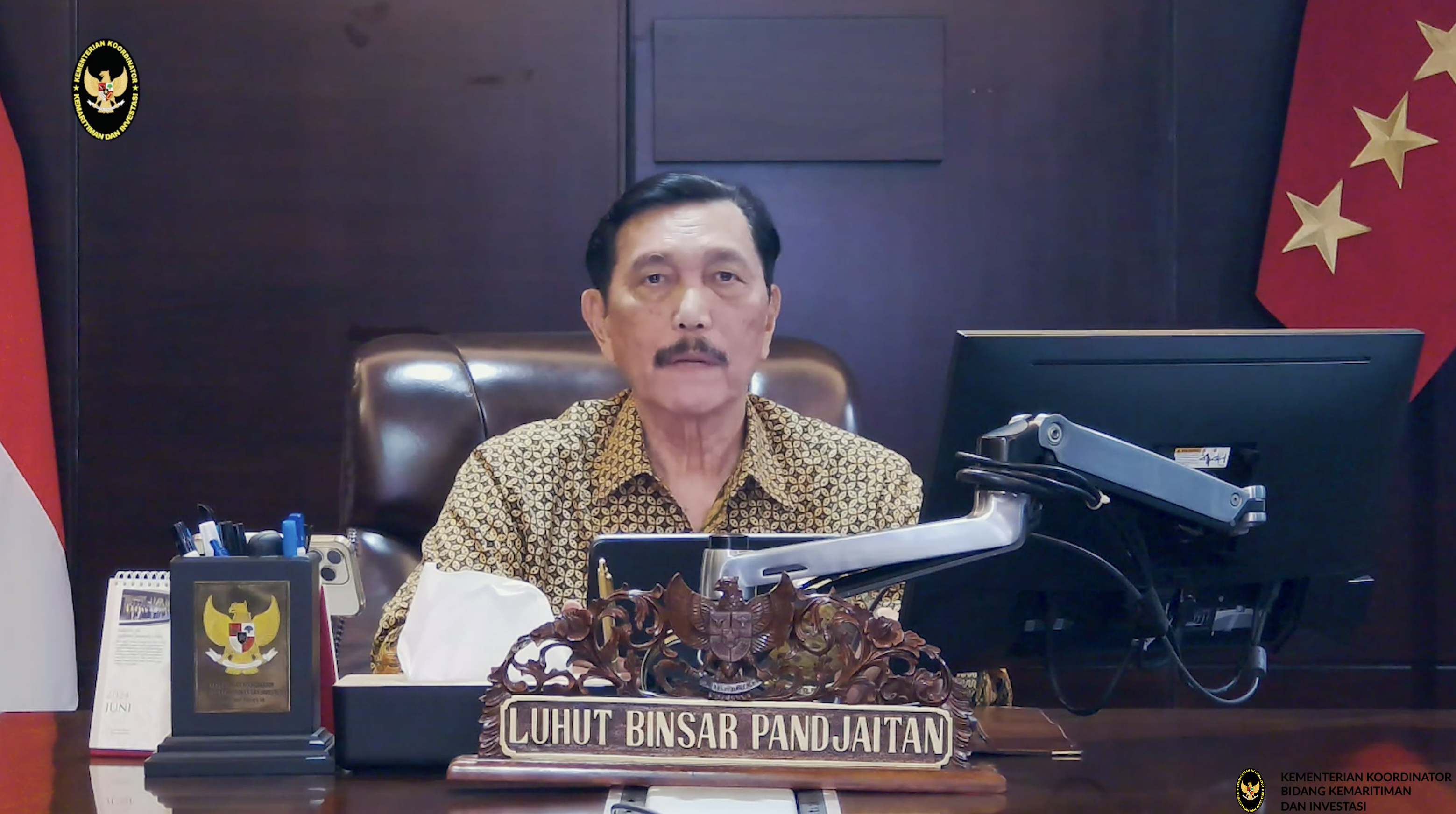 Menko Luhut Jelaskan Rencana Perlindungan Industri Dalam Negeri